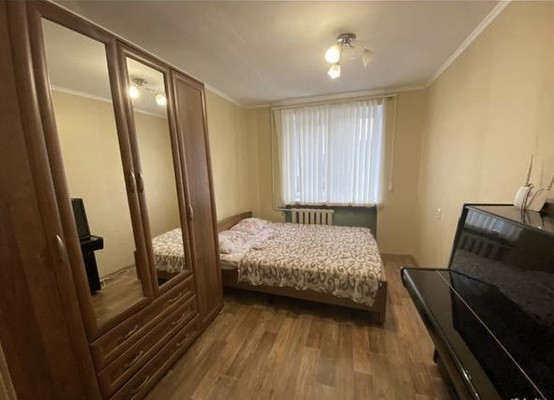 Продам двухкомнатную (2-комн.) квартиру, Зосимова ул, 9а, Кронштадт г