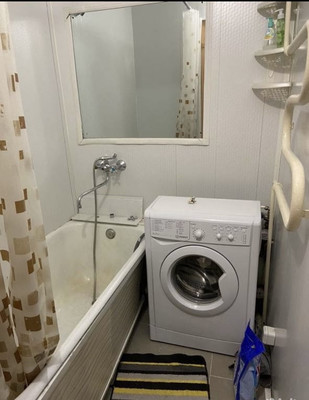 Продам двухкомнатную (2-комн.) квартиру, Зосимова ул, 9а, Кронштадт г