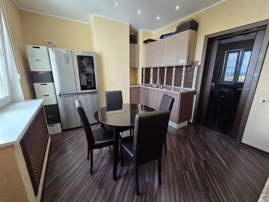 Продам двухкомнатную (2-комн.) квартиру, Мира ул, 45, Сыктывкар г