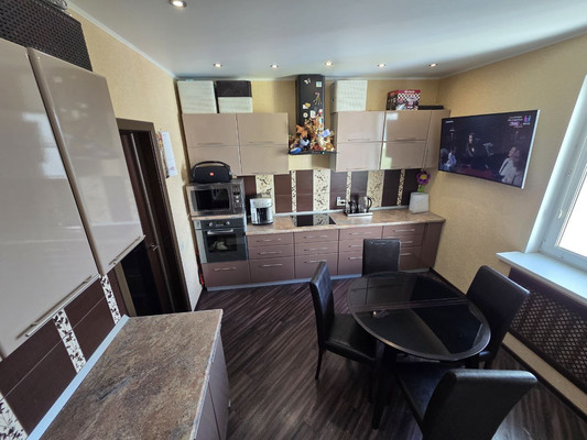 Продам двухкомнатную (2-комн.) квартиру, Мира ул, 45, Сыктывкар г