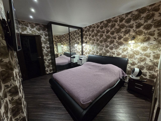 Продам двухкомнатную (2-комн.) квартиру, Мира ул, 45, Сыктывкар г