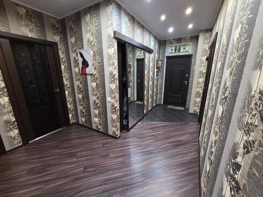 Продам двухкомнатную (2-комн.) квартиру, Мира ул, 45, Сыктывкар г