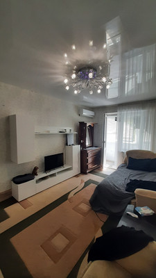 Продам однокомнатную (1-комн.) квартиру, Воровского ул, 60к2, Симферополь г