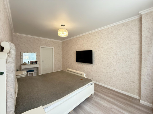 Продам трехкомнатную (3-комн.) квартиру, Тлостанова ул, 32, Нальчик г