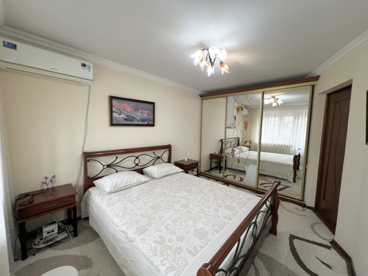 Продам трехкомнатную (3-комн.) квартиру, Толстого ул, 190, Нальчик г