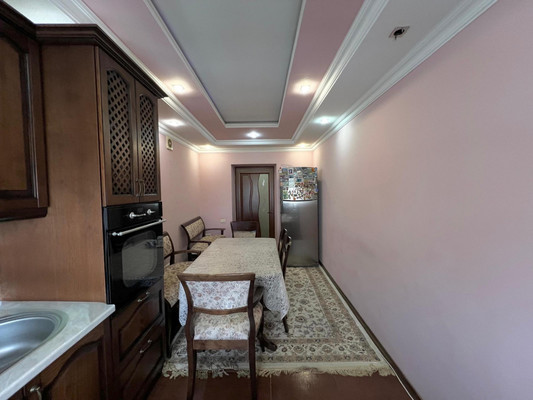 Продам трехкомнатную (3-комн.) квартиру, Толстого ул, 190, Нальчик г