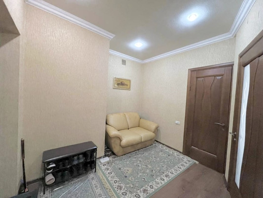 Продам трехкомнатную (3-комн.) квартиру, Толстого ул, 190, Нальчик г