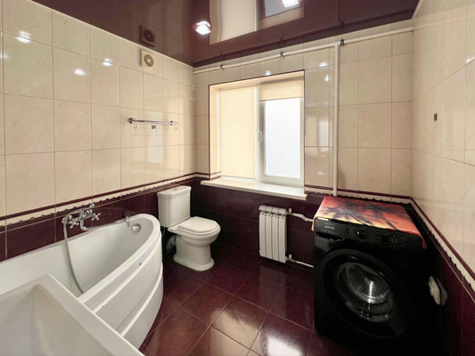 Продам трехкомнатную (3-комн.) квартиру, Толстого ул, 190, Нальчик г