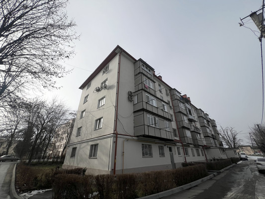 Продам трехкомнатную (3-комн.) квартиру, Толстого ул, 190, Нальчик г