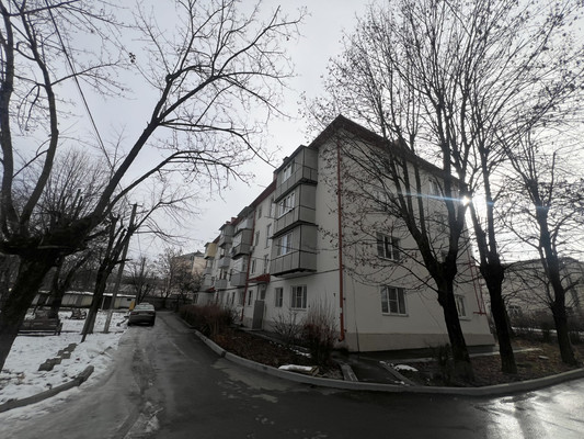 Продам трехкомнатную (3-комн.) квартиру, Толстого ул, 190, Нальчик г