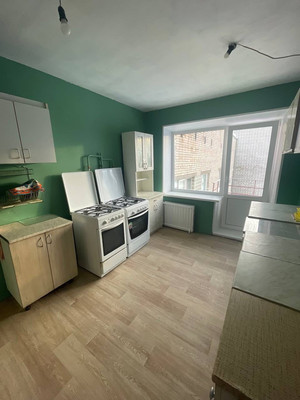 Продам комнату в 8-комн. квартире, Купчинская ул, 21к1, Санкт-Петербург г