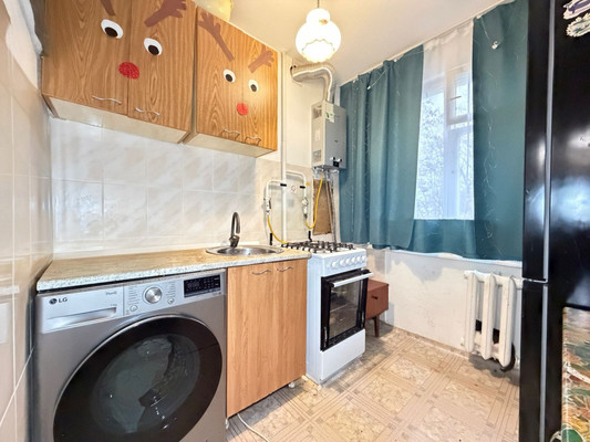 Продам многокомнатную квартиру, А.А.Кадырова ул, 11, Нальчик г