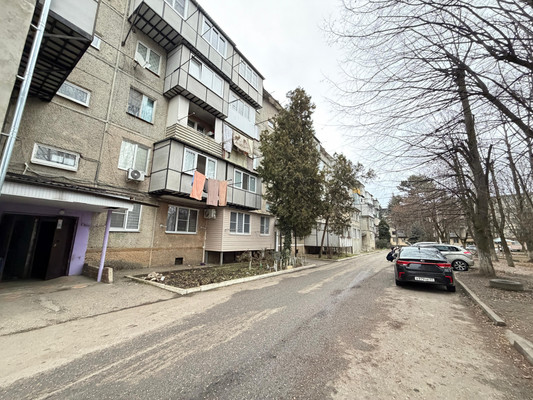 Продам многокомнатную квартиру, А.А.Кадырова ул, 11, Нальчик г