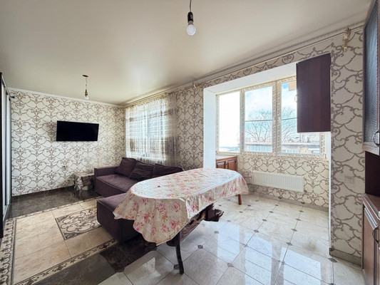 Продам трехкомнатную (3-комн.) квартиру, Ингушская ул, 17, Нальчик г