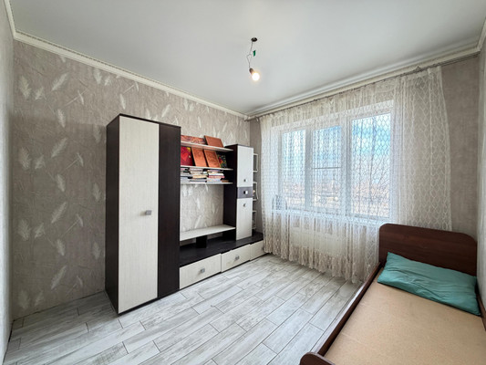 Продам трехкомнатную (3-комн.) квартиру, Ингушская ул, 17, Нальчик г