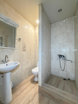 Продам трехкомнатную (3-комн.) квартиру, Ингушская ул, 17, Нальчик г