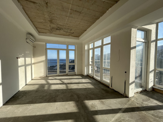 Продам трехкомнатную (3-комн.) квартиру, Ореховая ул, 23а, Ялта г