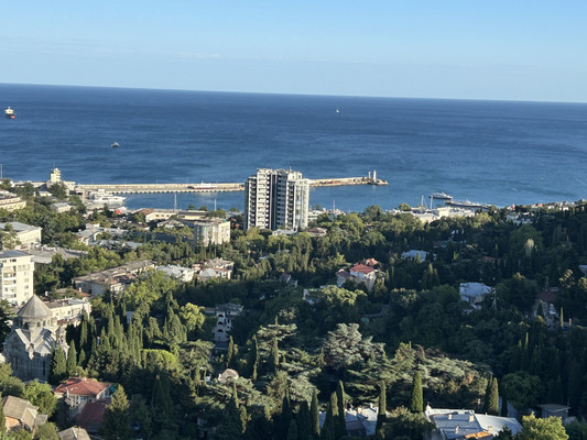 Продам трехкомнатную (3-комн.) квартиру, Ореховая ул, 23а, Ялта г