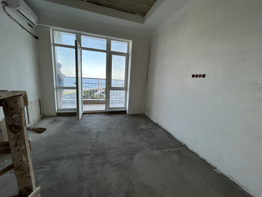 Продам трехкомнатную (3-комн.) квартиру, Ореховая ул, 23а, Ялта г