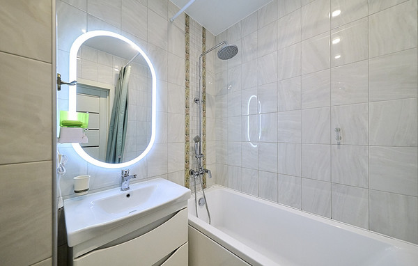 Продам трехкомнатную (3-комн.) квартиру, Красуцкого ул, 3Ак2, Санкт-Петербург г