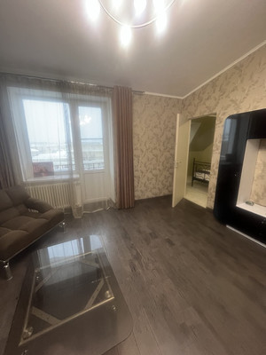 Сдам трехкомнатную (3-комн.) квартиру, Черняховского ул, 30а, Санкт-Петербург г