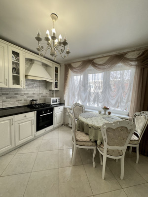 Продам трехкомнатную (3-комн.) квартиру, Калининградское шоссе ул, 18, Шоссейное п