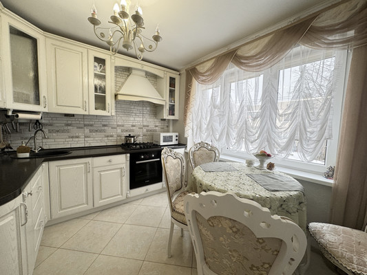 Продам трехкомнатную (3-комн.) квартиру, Калининградское шоссе ул, 18, Шоссейное п