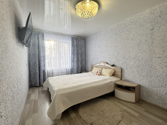 Продам трехкомнатную (3-комн.) квартиру, Калининградское шоссе ул, 18, Шоссейное п