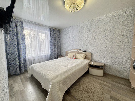 Продам трехкомнатную (3-комн.) квартиру, Калининградское шоссе ул, 18, Шоссейное п