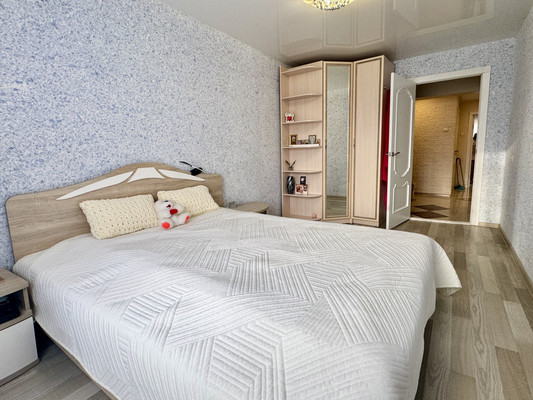 Продам трехкомнатную (3-комн.) квартиру, Калининградское шоссе ул, 18, Шоссейное п