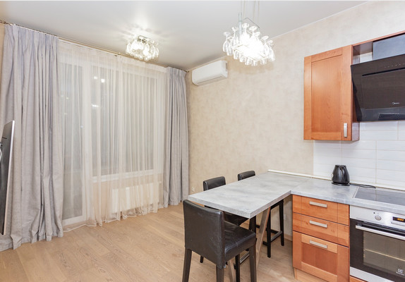 Продам трехкомнатную (3-комн.) квартиру, Береговой проезд, 5ак4, Москва г