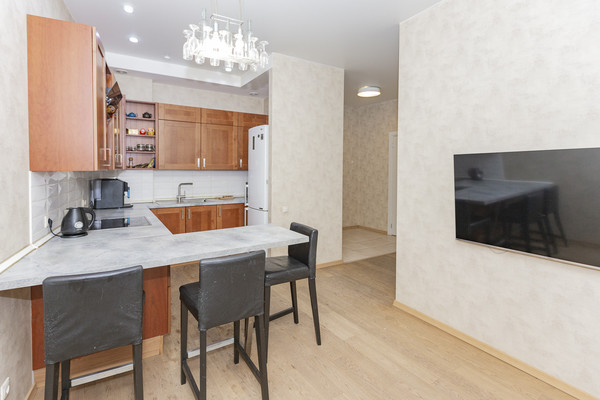 Продам трехкомнатную (3-комн.) квартиру, Береговой проезд, 5ак4, Москва г