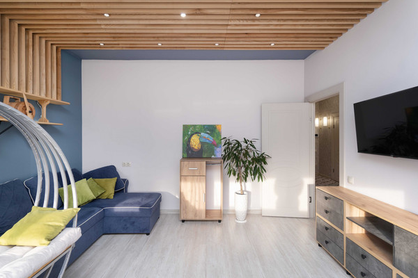 Продам двухкомнатную (2-комн.) квартиру, Комсомольская ул, 58, Ханты-Мансийск г