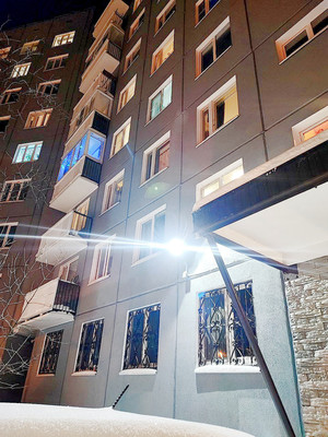 Продам трехкомнатную (3-комн.) квартиру, Художников пр-кт, 15к2, Санкт-Петербург г