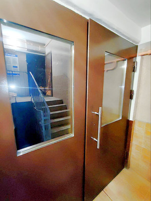 Продам трехкомнатную (3-комн.) квартиру, Художников пр-кт, 15к2, Санкт-Петербург г