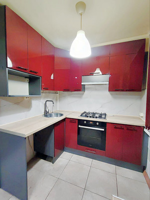 Продам трехкомнатную (3-комн.) квартиру, Художников пр-кт, 15к2, Санкт-Петербург г