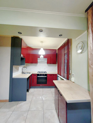 Продам трехкомнатную (3-комн.) квартиру, Художников пр-кт, 15к2, Санкт-Петербург г