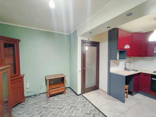 Продам трехкомнатную (3-комн.) квартиру, Художников пр-кт, 15к2, Санкт-Петербург г