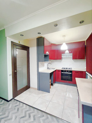 Продам трехкомнатную (3-комн.) квартиру, Художников пр-кт, 15к2, Санкт-Петербург г