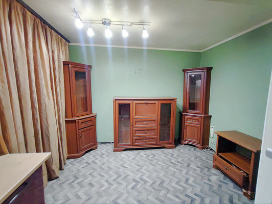 Продам трехкомнатную (3-комн.) квартиру, Художников пр-кт, 15к2, Санкт-Петербург г