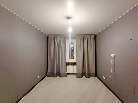 Продам трехкомнатную (3-комн.) квартиру, Художников пр-кт, 15к2, Санкт-Петербург г