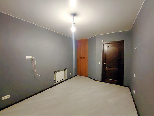 Продам трехкомнатную (3-комн.) квартиру, Художников пр-кт, 15к2, Санкт-Петербург г