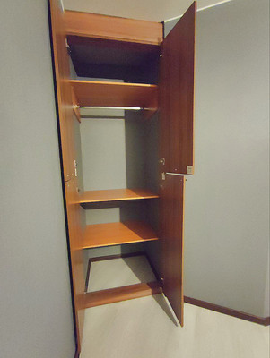 Продам трехкомнатную (3-комн.) квартиру, Художников пр-кт, 15к2, Санкт-Петербург г