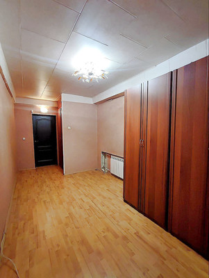 Продам трехкомнатную (3-комн.) квартиру, Художников пр-кт, 15к2, Санкт-Петербург г