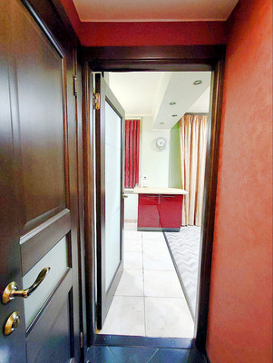 Продам трехкомнатную (3-комн.) квартиру, Художников пр-кт, 15к2, Санкт-Петербург г