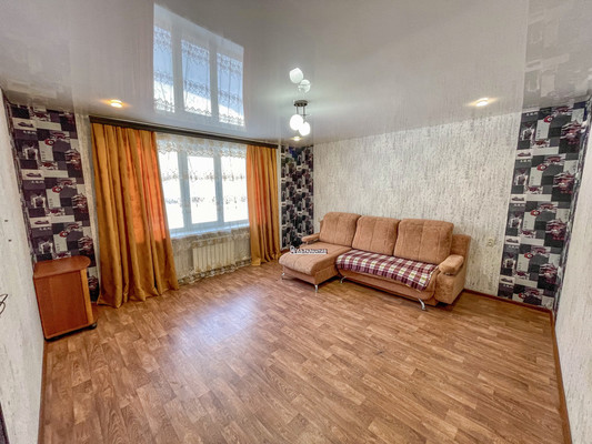 Продам двухкомнатную (2-комн.) квартиру, 1-й Микрорайон ул, 43, Эльбан рп