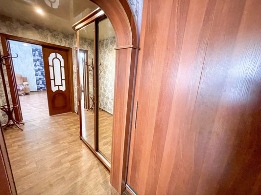 Продам двухкомнатную (2-комн.) квартиру, 1-й Микрорайон ул, 43, Эльбан рп