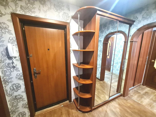 Продам двухкомнатную (2-комн.) квартиру, 1-й Микрорайон ул, 43, Эльбан рп