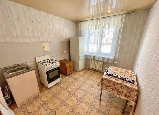 Продам двухкомнатную (2-комн.) квартиру, 1-й Микрорайон ул, 43, Эльбан рп