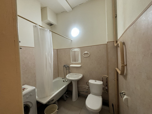 Продам однокомнатную (1-комн.) квартиру, Петрозаводская ул, 27/2, Сыктывкар г